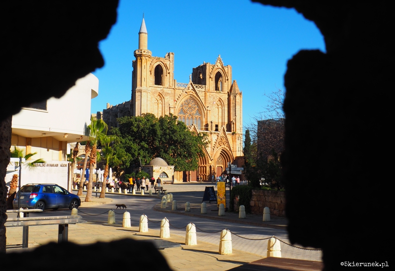 Famagusta - stare miasto - Meczet Lala Mustafa Paşa (dawna katedra św. Mikołaja)